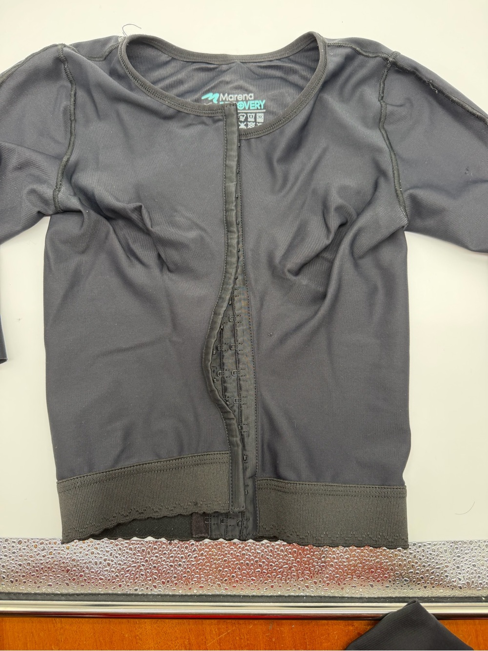 Marena Recovery Women's Black Front-Closure Compression Top - Long Sleeve sz S